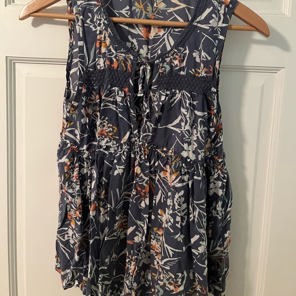 Flowy summer top.